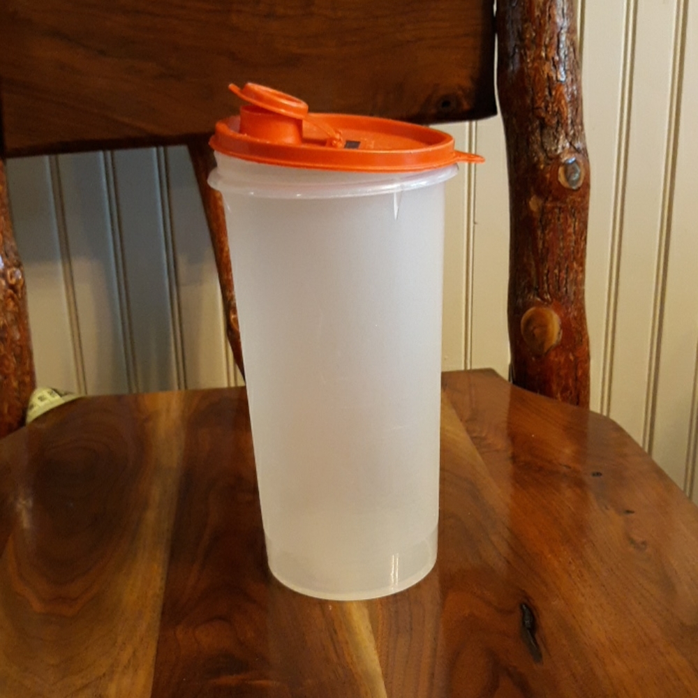 Tupperware dish